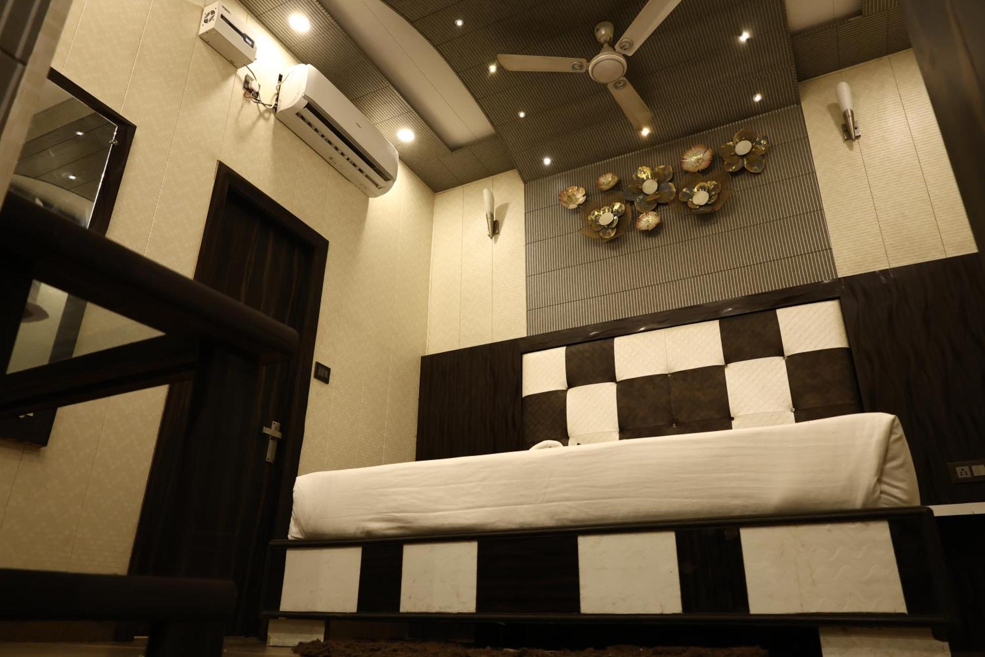 Hotel Pardesi Haridwār Exteriér fotografie