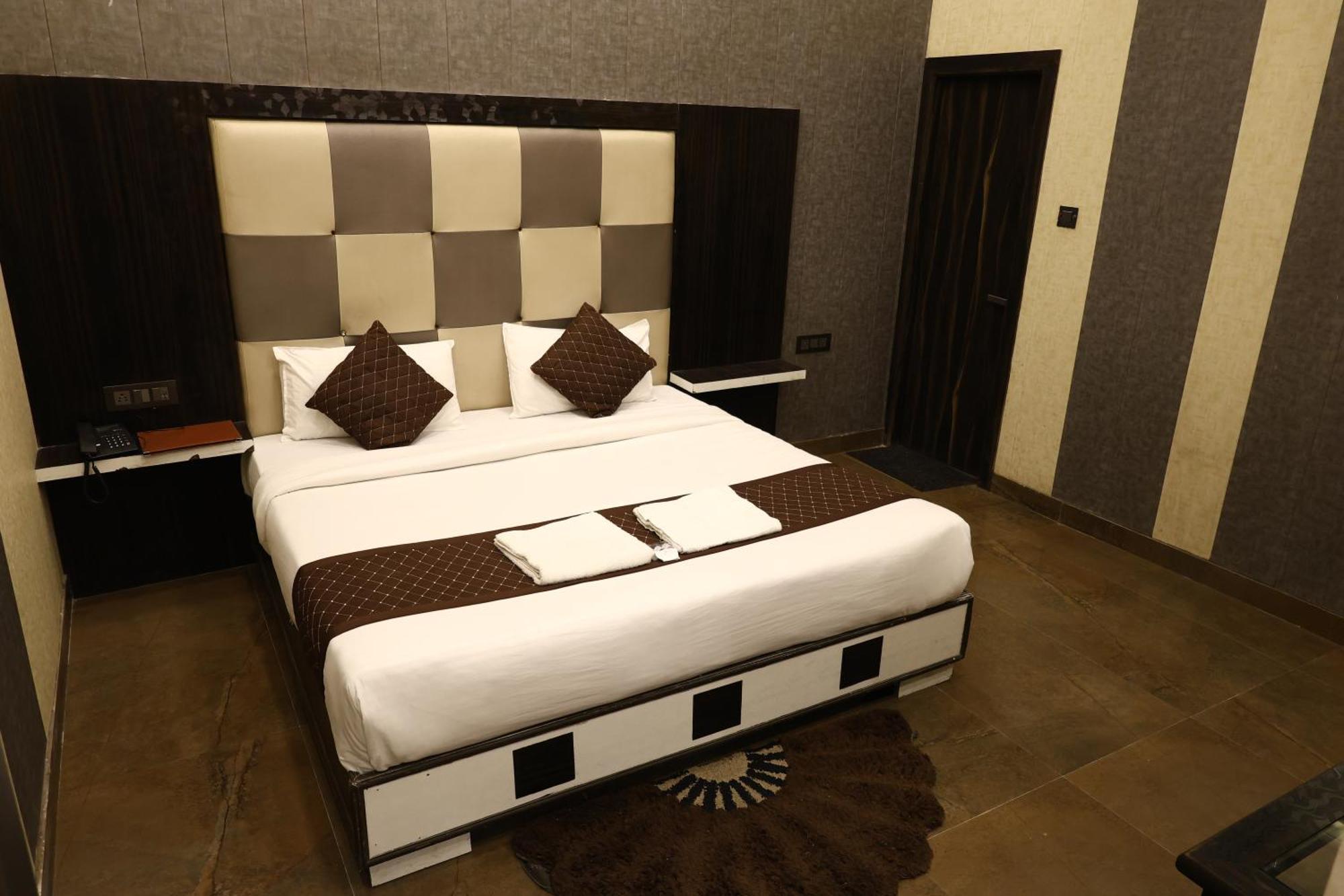 Hotel Pardesi Haridwār Exteriér fotografie