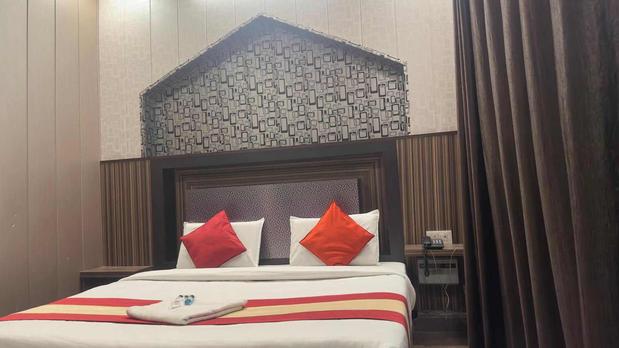 Hotel Pardesi Haridwār Pokoj fotografie